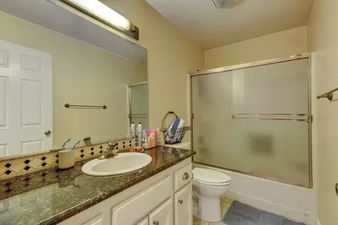 Bath - 11244 Edward Dr, Grass Valley, CA 95949 photo 1 of 3