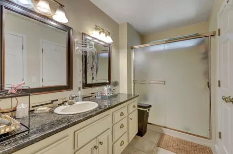 Bath - 11244 Edward Dr, Grass Valley, CA 95949 photo 2 of 3