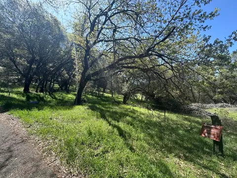 21672 Knolls Dr, Grass Valley, CA 95949 photo 2