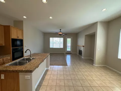 524 Presidio Pl, Tracy, CA 95377 photo 8