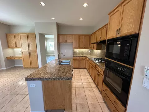 524 Presidio Pl, Tracy, CA 95377 photo 11