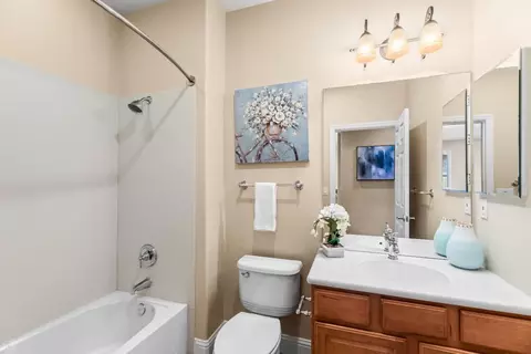 Bath - 2327 Pepper Tree Ln, Manteca, CA 95336 photo 4 of 4