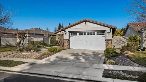 Exterior - 2327 Pepper Tree Ln, Manteca, CA 95336 photo 4 of 15