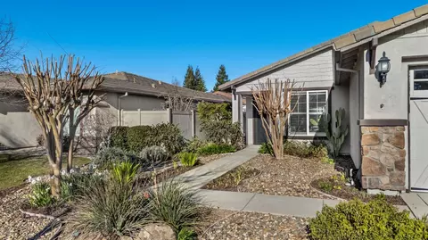 Exterior - 2327 Pepper Tree Ln, Manteca, CA 95336 photo 5 of 15