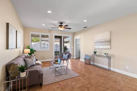 Living - 2327 Pepper Tree Ln, Manteca, CA 95336 photo 2 of 3