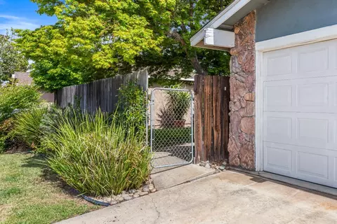 1408 Prospect Ln, Modesto, CA 95355 photo 3