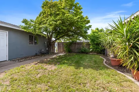 1408 Prospect Ln, Modesto, CA 95355 photo 5