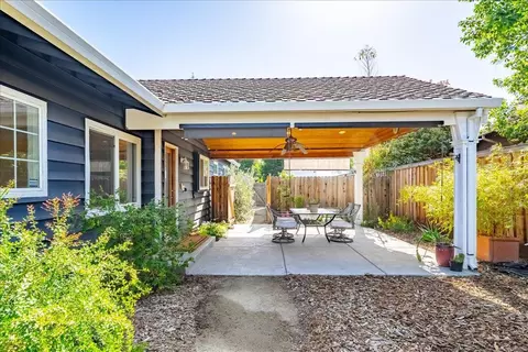 Exterior - 5324 Ridgefield Ave, Carmichael, CA 95608 photo 3 of 16