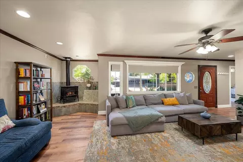 Living - 5324 Ridgefield Ave, Carmichael, CA 95608 photo 2 of 2