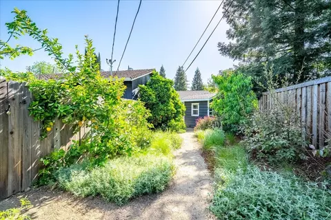 Exterior - 5324 Ridgefield Ave, Carmichael, CA 95608 photo 6 of 16