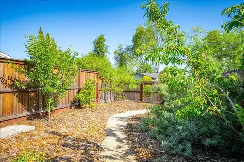 Exterior - 5324 Ridgefield Ave, Carmichael, CA 95608 photo 11 of 16