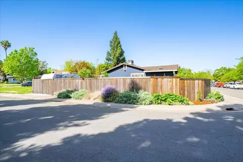 Exterior - 5324 Ridgefield Ave, Carmichael, CA 95608 photo 12 of 16