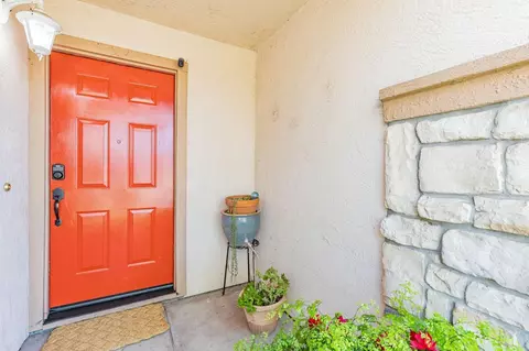 372 Charlemagne Ct, Tracy, CA 95376 photo 4