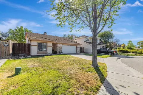 372 Charlemagne Ct, Tracy, CA 95376 photo 2