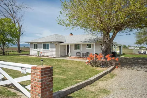 Exterior - 5621 Hankins Rd, Williams, CA 95987 photo 7 of 23