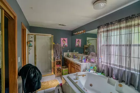 Bath - 1117 E Tulare Ave, Visalia, CA 93292 photo 3 of 3