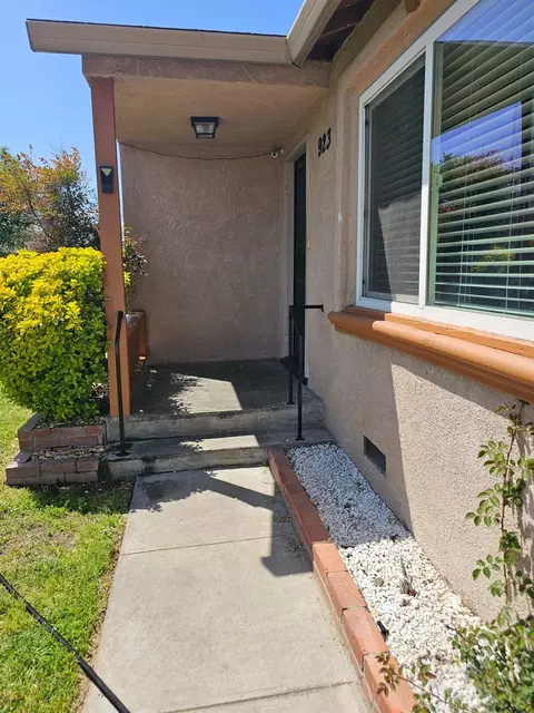 923 Acacia St, Modesto, CA 95351 photo 3
