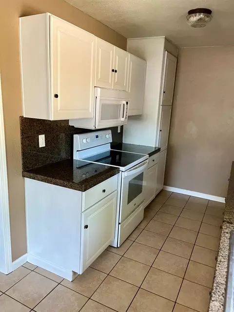923 Acacia St, Modesto, CA 95351 photo 8