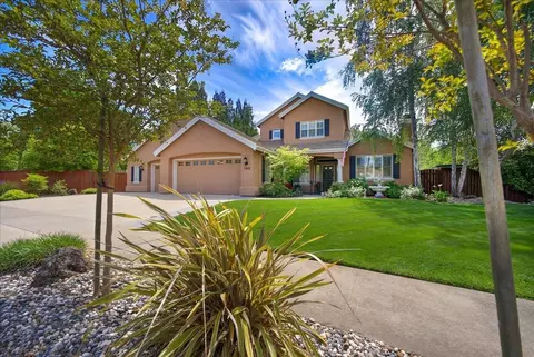 182 Brookhaven Dr, Roseville, CA 95678