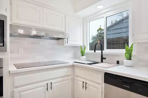 Kitchen - 6418 Templeton Dr, Carmichael, CA 95608 photo 4 of 9