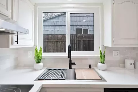 Kitchen - 6418 Templeton Dr, Carmichael, CA 95608 photo 5 of 9