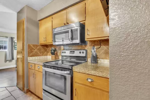 Kitchen - 7662 Milldale Cir, Elverta, CA 95626 photo 2 of 2