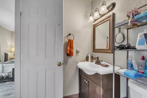 Bath - 7662 Milldale Cir, Elverta, CA 95626 photo 2 of 2