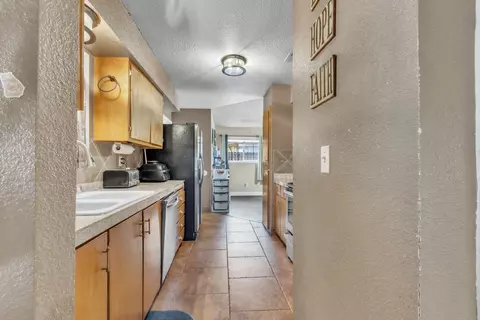 Entry Way - 7662 Milldale Cir, Elverta, CA 95626 photo 4 of 5