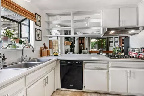 Kitchen - 3304 Monte Vista Ave, Davis, CA 95618 photo 3 of 4