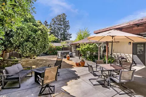 Exterior - 3304 Monte Vista Ave, Davis, CA 95618 photo 4 of 8
