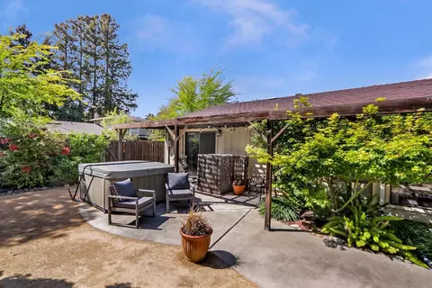 Exterior - 3304 Monte Vista Ave, Davis, CA 95618 photo 7 of 8