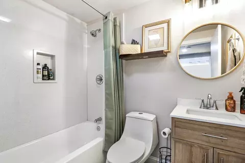 Bath - 3304 Monte Vista Ave, Davis, CA 95618 photo 3 of 3