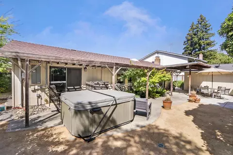 Exterior - 3304 Monte Vista Ave, Davis, CA 95618 photo 5 of 8