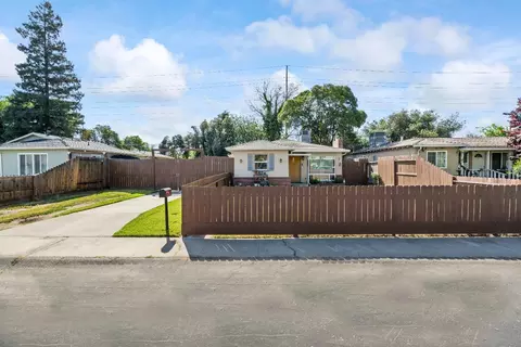 924 Badgley Dr, Modesto, CA 95350 photo 3
