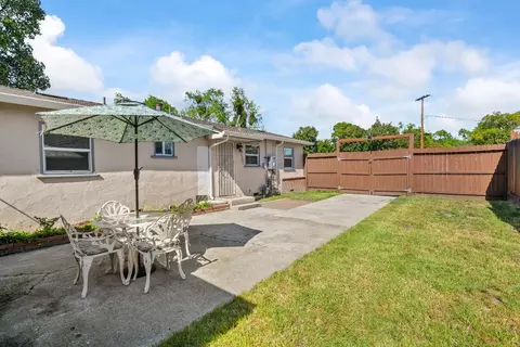 924 Badgley Dr, Modesto, CA 95350 photo 31