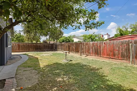 33 E 20th St, Tracy, CA 95376 photo 4