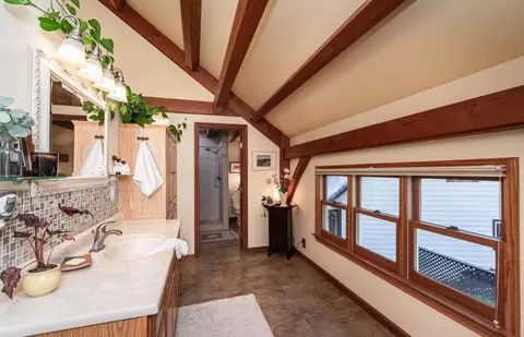 Bath - 3118 Harmony Hill Rd, Placerville, CA 95667 photo 5 of 10