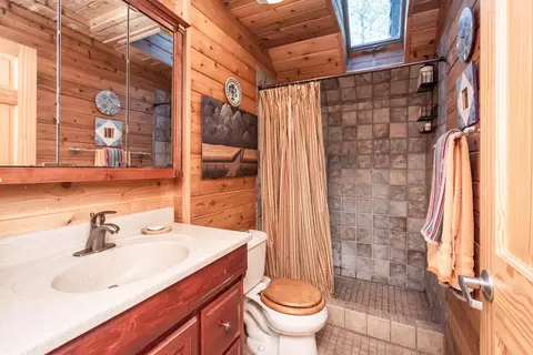 Bath - 3118 Harmony Hill Rd, Placerville, CA 95667 photo 10 of 10
