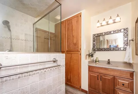 Bath - 3118 Harmony Hill Rd, Placerville, CA 95667 photo 3 of 10