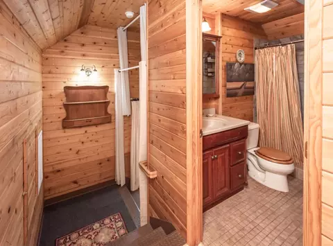 Bath - 3118 Harmony Hill Rd, Placerville, CA 95667 photo 9 of 10