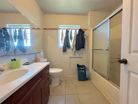Bath - 1390 Williamson Rd, Manteca, CA 95337 photo 1 of 1