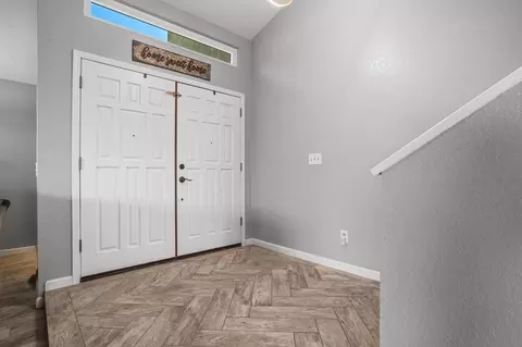 2512 Manor Oak Dr, Modesto, CA 95355 photo 2