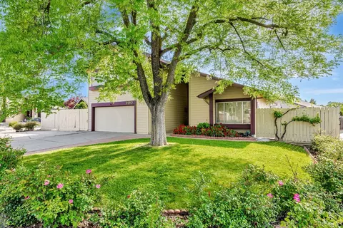 9980 Park Glen Ct, Elk Grove, CA 95624