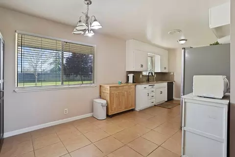 12521 E Harney Ln, Lodi, CA 95240 photo 18