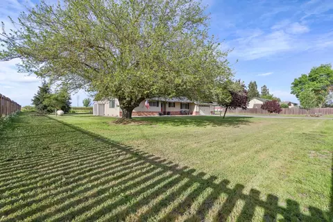 12521 E Harney Ln, Lodi, CA 95240 photo 3