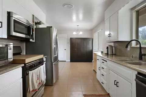 12521 E Harney Ln, Lodi, CA 95240 photo 12