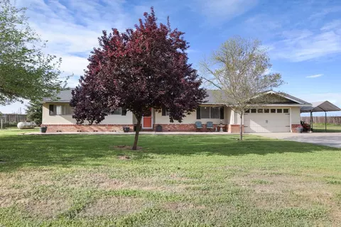 12521 E Harney Ln, Lodi, CA 95240 photo 2