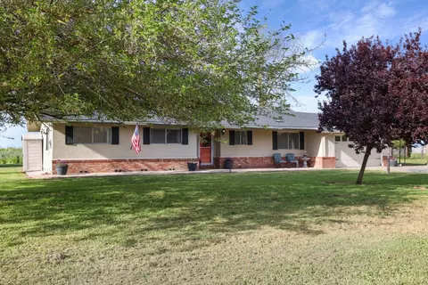 12521 E Harney Ln, Lodi, CA 95240 photo 1