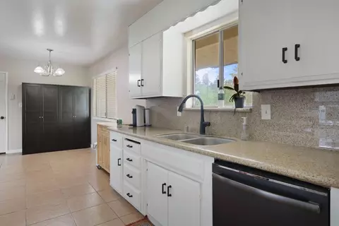 12521 E Harney Ln, Lodi, CA 95240 photo 13
