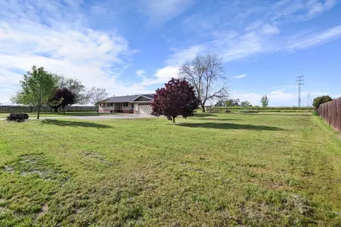 12521 E Harney Ln, Lodi, CA 95240 photo 9